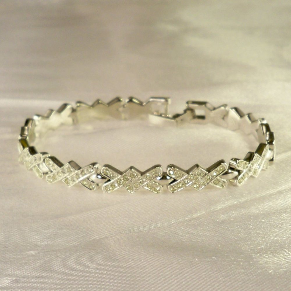 NEW Vintage Victoria Wieck Flat Criss Cross, Cubic Zirconias Silver Bracelet